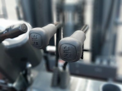 2020 metų rugsėjį SIA „VVN“ iš bendrovės „Lonking“ gamyklos įmonei „Talsu piensaimnieks“ pristatė tris šakinius krautuvus.8